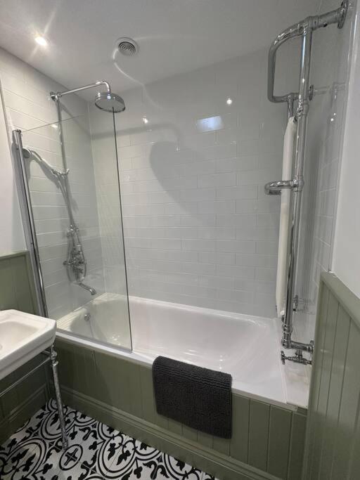 Villa Riverside 3 Bed House à Winchester Extérieur photo